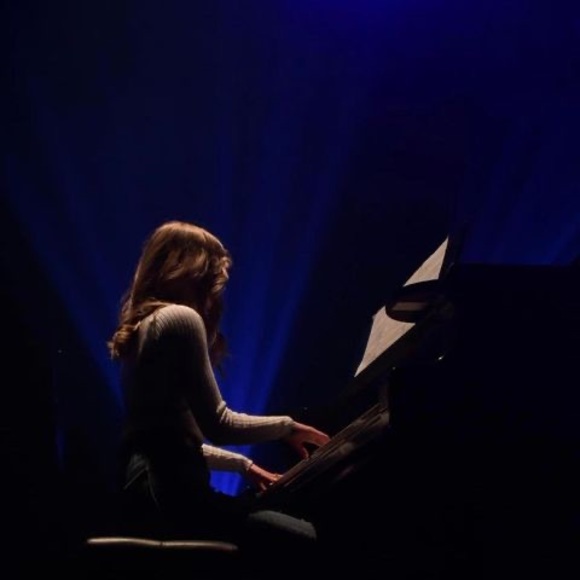 Meet your Posher, Mathilde - Picture 1 of 1